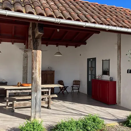 Ancienne Maison Basque Au Calme Au Pied De La Rhune アパート *